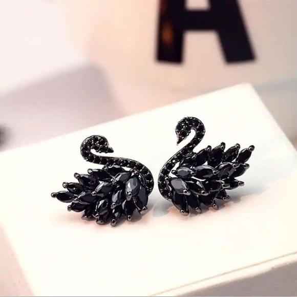 Jewelry - Swan Swarovski Earrings